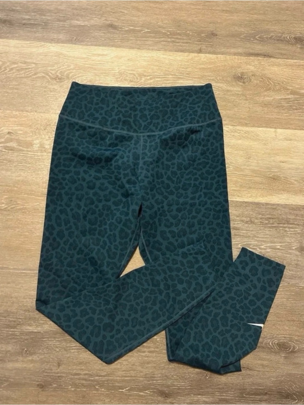 Women’s Nike Dri Fit Teal Leopard Print M